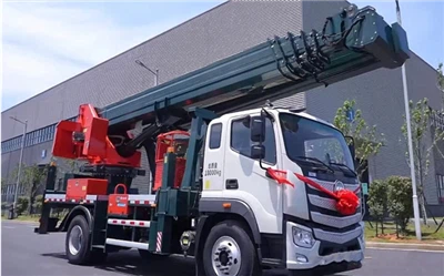 Augsta un zema augstuma darba transportlīdzeklis